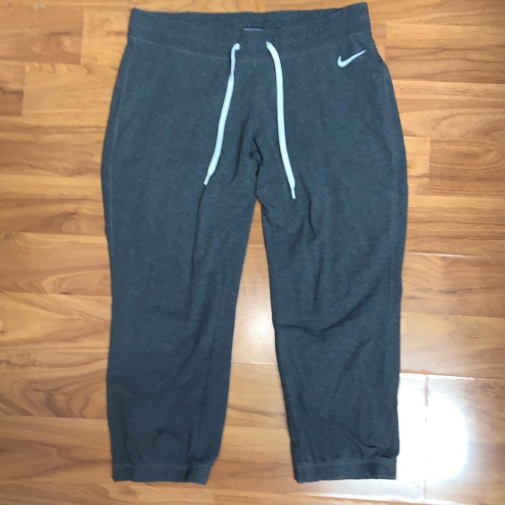 Nike Cropped Joggers